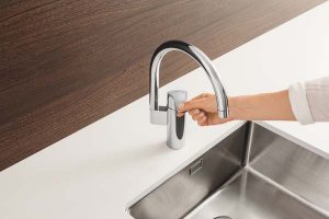 Смеситель для кухонной мойки Grohe Eurosmart 33202002